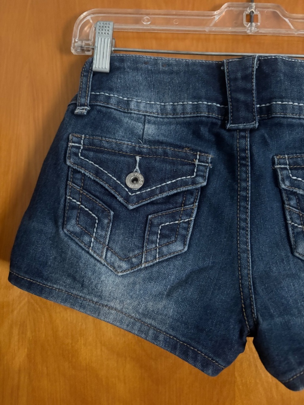 MUDD Jean shorts - Picture 3 of 4